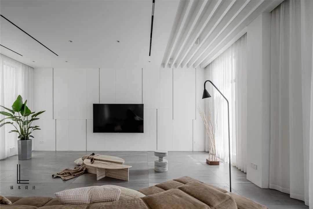 现代|460㎡现代极简，净白的空间，流畅优雅的造型，满屋高级的大气