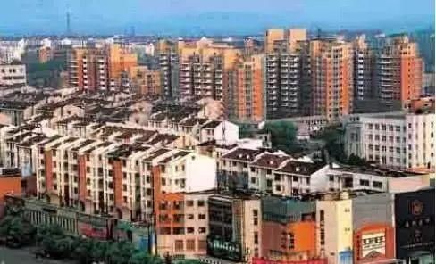 买房|一梯两户东边套和西边套有啥区别?问完内行人,后悔没一早知道