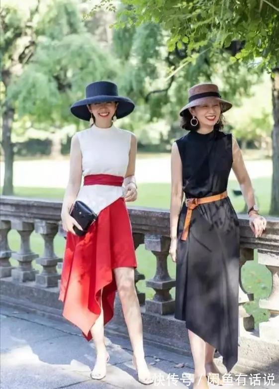 层次感|大妈身上显老的“黑白灰”，却成就了三木妈妈的高级感，值得借鉴