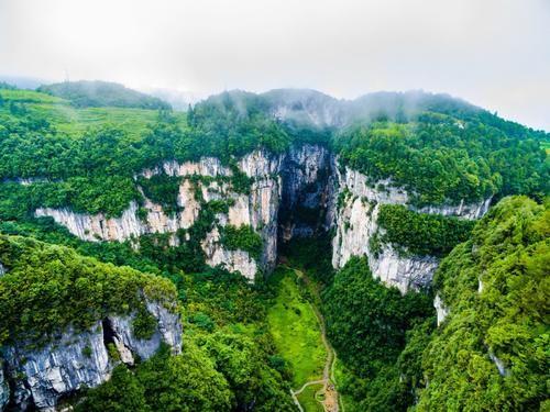 唯一地表水冲蚀而成的天坑，面积达38万平方公里，还能预测天气