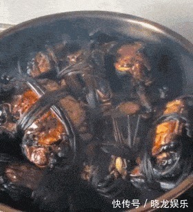 |搞笑GIF:妹子你这身材还是遵守一下交通规则