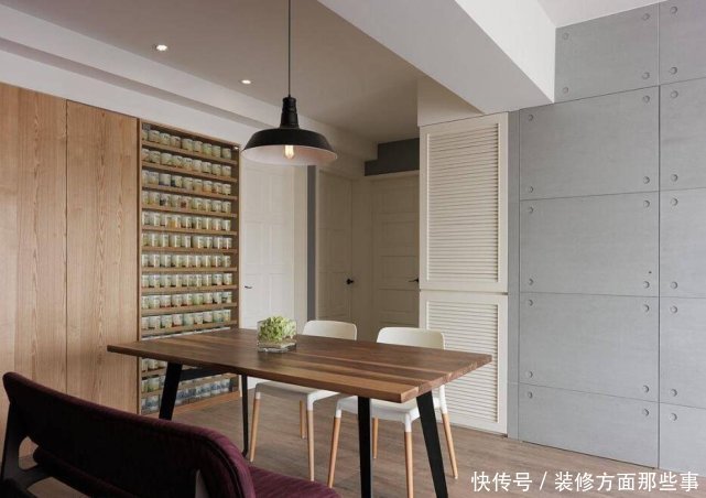 主卧房|91平工业风三居室,让人难以察觉主卧房入口门隐藏其中