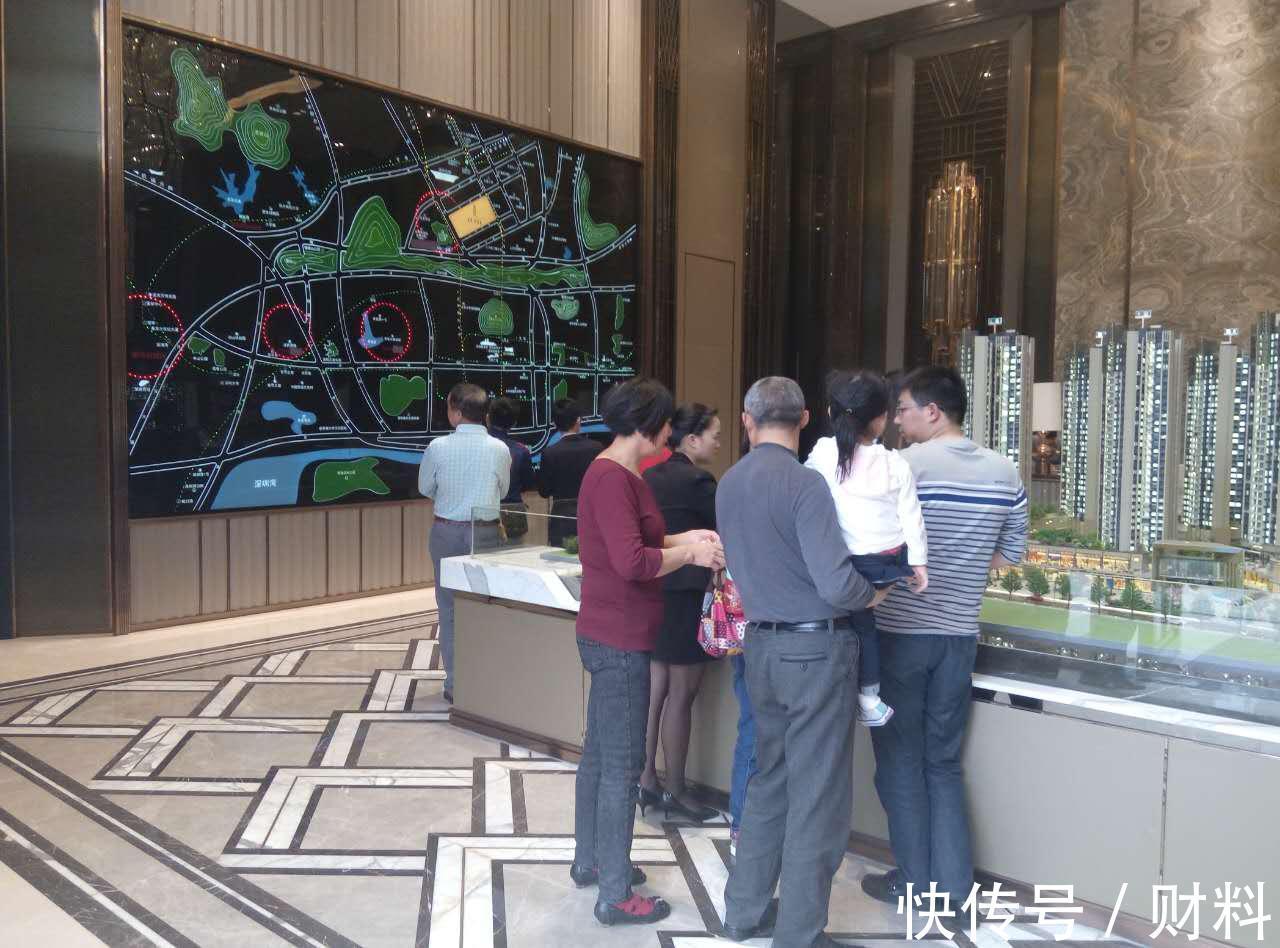 房价|若户籍与房产脱钩，是利大于弊？未来，房价会降吗？好消息来了！