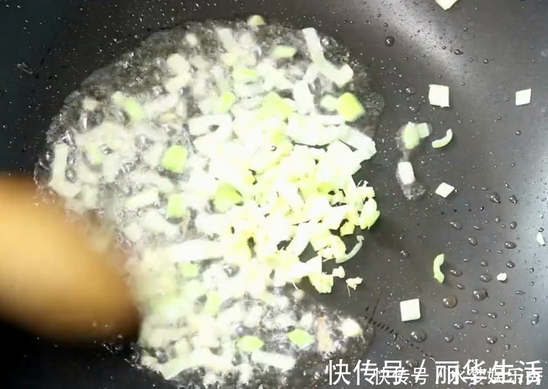 冬瓜|冬瓜便宜还营养高,今天不炒着吃了换个吃法,汤鲜味美真好喝