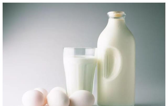 女孩|12岁女孩身高168,医生提醒:2物或是身高“增长剂”,可多