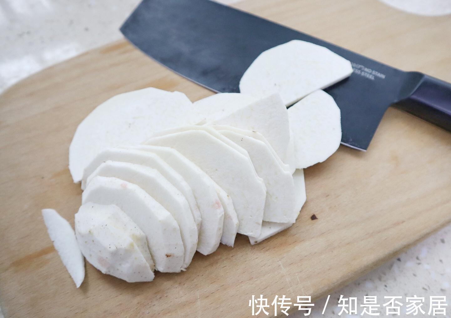 芋泥搭配着肉松,制作成三明治,口感丰富又健康