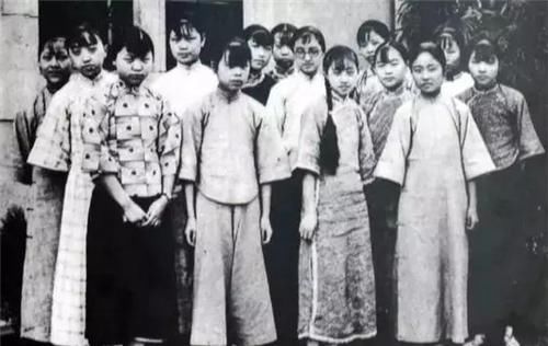 他发明了1个汉字,被中国女性连骂了3年,如今每个女性都在用