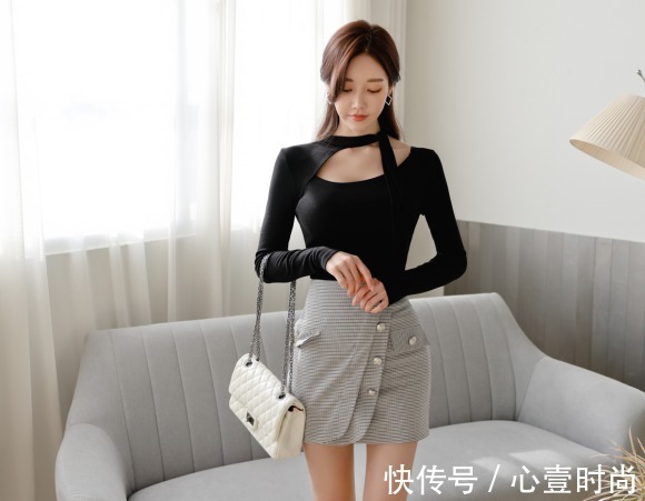 包臀裙|女神孙允珠高清时尚搭配:苍青雅黑圆弧镂空淑女包臀裙