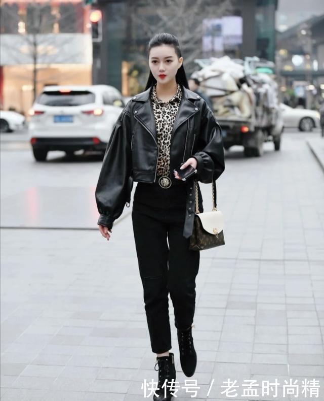 让“黑白色”不再单调, 冬天基础色这么穿, 简单大方不俗套