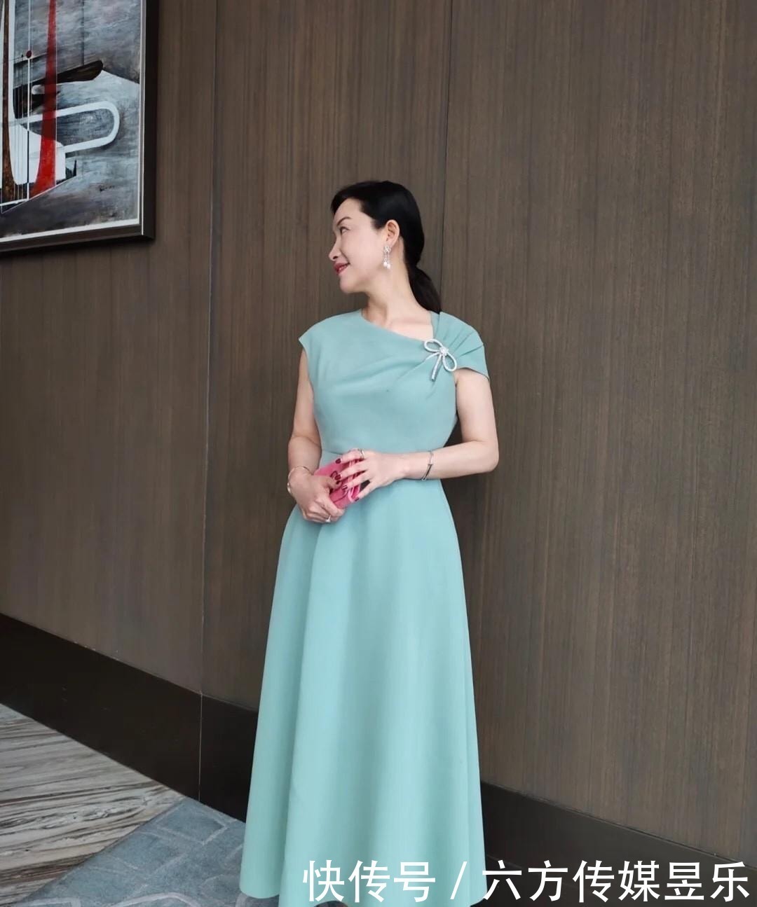 女人 奔四奔五的女人,不管裙子裤子少穿这5种颜色,显黑不说还很掉价