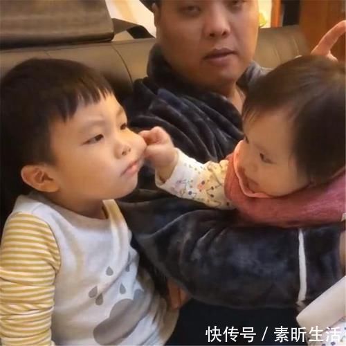 妙招|宝妈生下三胞胎女儿后难分清，婆婆想出一妙招，护士看到直呼厉害