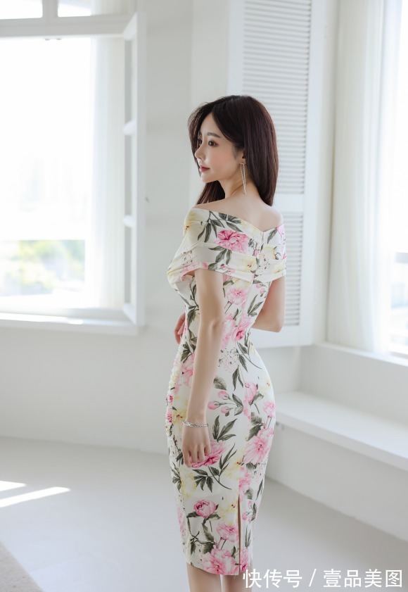 孙允珠|女神孙允珠时尚搭配:雨黛水粉春江花月复古牡丹裙