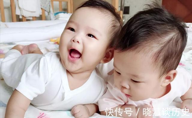 大动作|新生宝宝“爆发式”成长,1岁以内各项发育指标,你家娃达标了吗