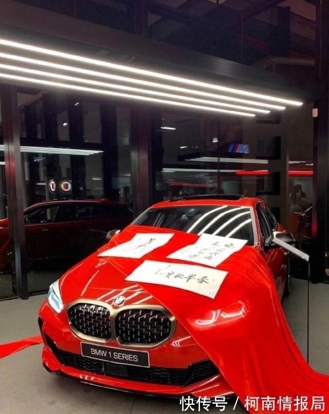 人生不怕从头再来$刘晓庆两个字作品卖2888,一幅书法卖108万!网友:这也叫书法吗