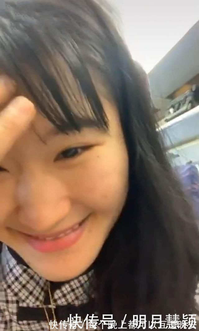 宝宝|妈妈带娃坐高铁,中途去了趟厕所,回来后发现儿子已“另有新欢”,当即无语