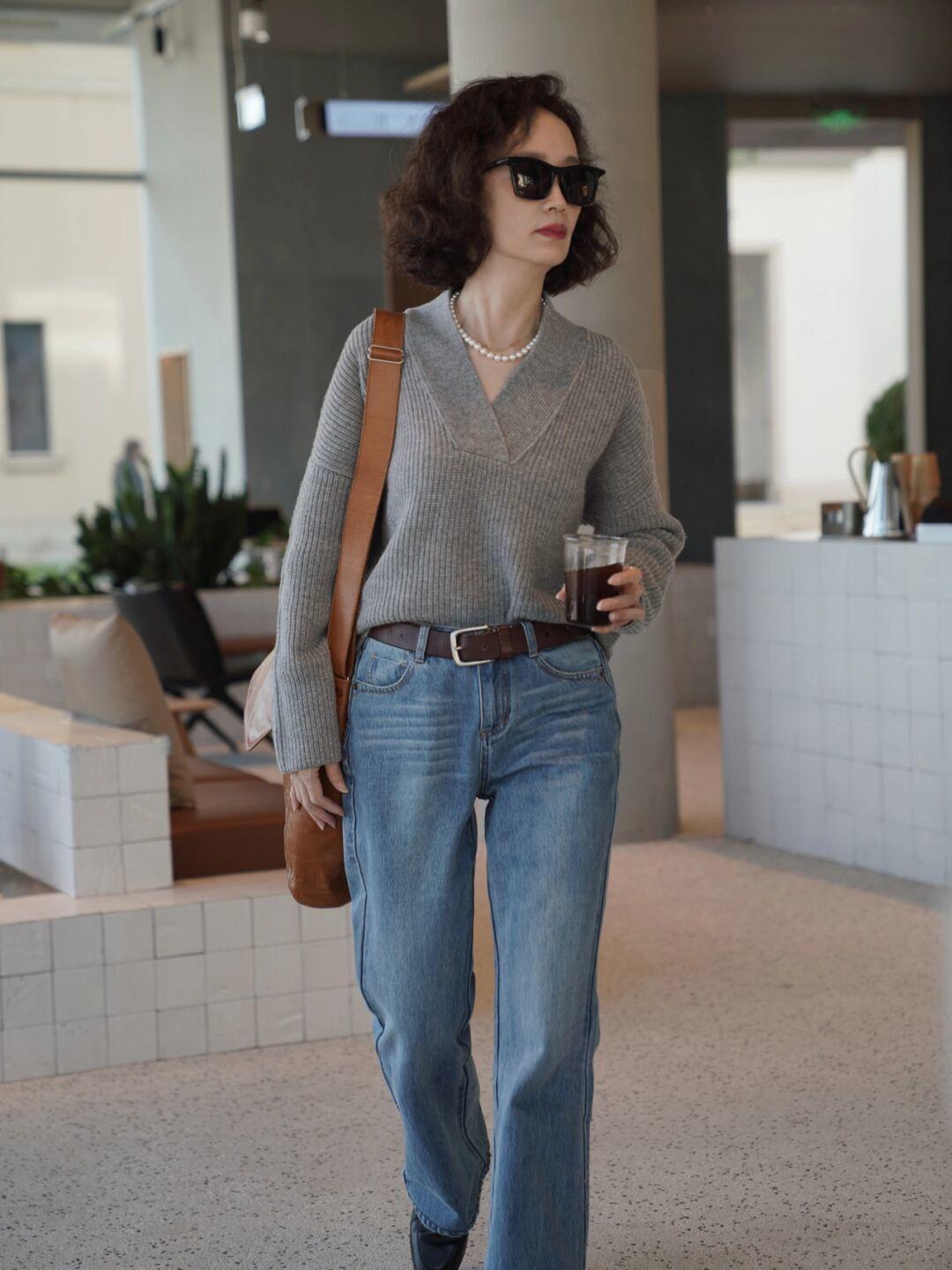 大长腿|基础色毛衣才是永恒的经典,为你带来了3个经典色,照搬都不出错