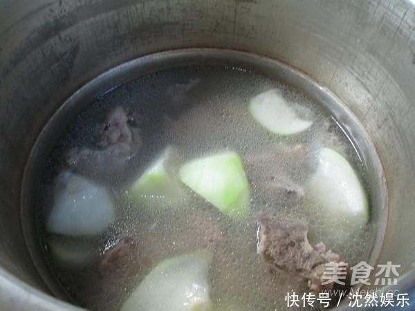 放血|它是猪身上“最营养”部位,15一斤没人买,肉贩子留着自己吃