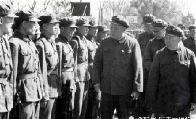 战役|他参加过上百场战役,却一点小伤都没有,授衔中将,活了101岁