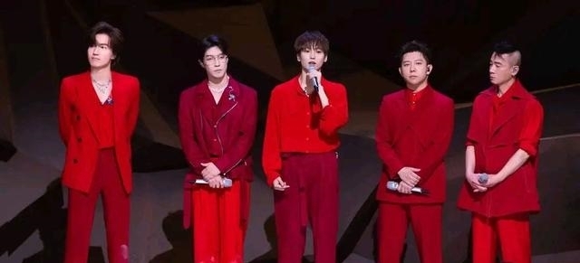 《哥哥》成團夜直播改錄播，成團名單曝光，1人全程躺贏2人意難平