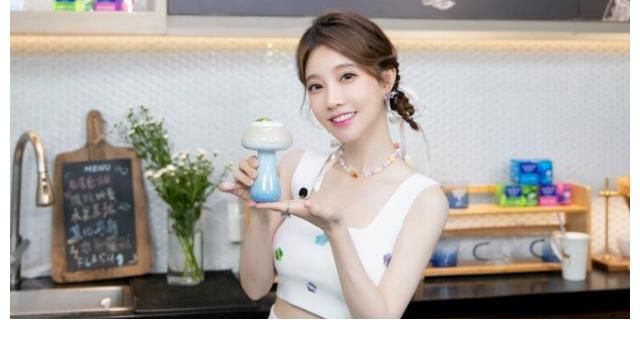 佛系少女|唱歌跳舞综艺全面上升,冯提莫今非昔比不断蜕变,晋升全能少女