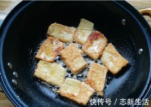 半碗面粉，一块豆腐，两个鸡蛋，教你豆腐独特做法，和吃肉一样香