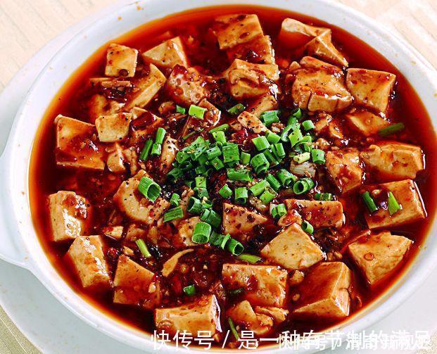 入味|做麻婆豆腐时，只要在水里加入一勺“它”，保证豆腐鲜嫩更入味！