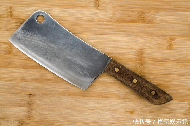 用了十多年菜刀 才知道刀上的圆孔 原来有这4个妙用 太实用了 粉紫色 用了十多年菜刀 才知道刀上的圆孔 原来有这4个妙用 太实用了 粉紫色