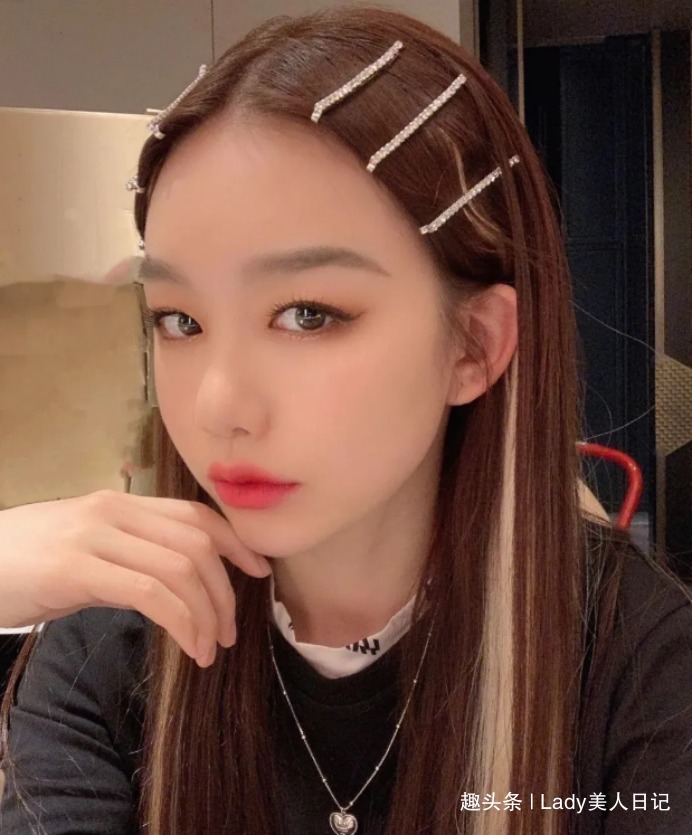 挂耳染|新晋挂耳染太美了,时髦精还喜欢这4款染发款,抓眼球还是女团风