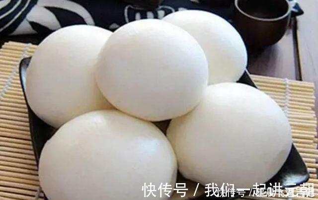 酵母粉|做馒头时,只加酵母是错误的,牢记3个小窍门,馒头香软又好吃