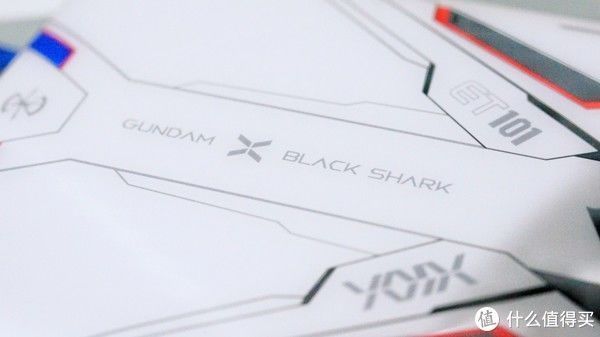 和平精英|高达Seed，出击！极致性能，玩家之选：黑鲨4S 游戏手机 高达限定版