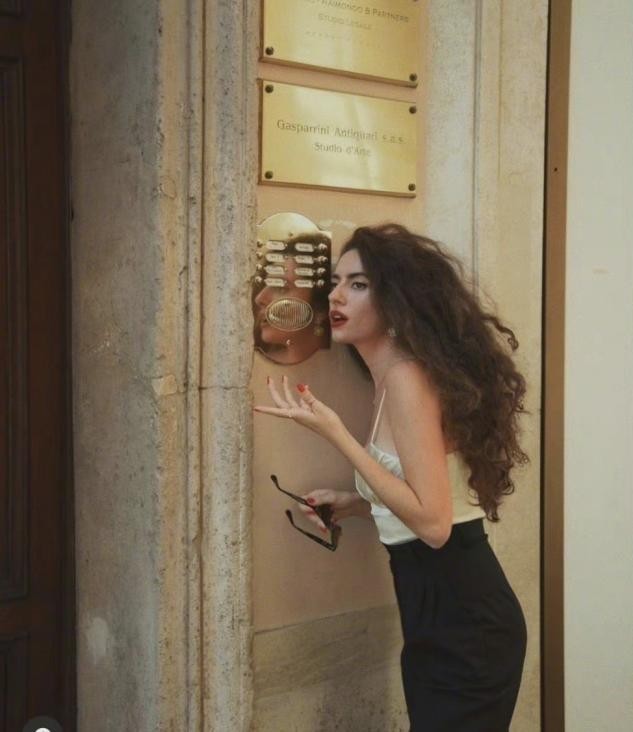 风格 作为优雅女人,一定要尝试浪漫高贵的法式穿搭,简约不失腔调