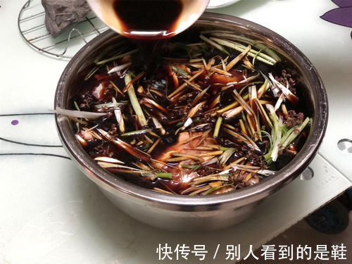 卤牛肉|卤牛肉时，记住“1腌2泡”的窍门，牛肉不柴不腥，好吃缩水少