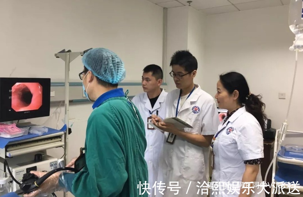 丈夫|儿媳剖腹产下九斤重儿子，全家抱着孩子倒地痛哭，护士也流泪