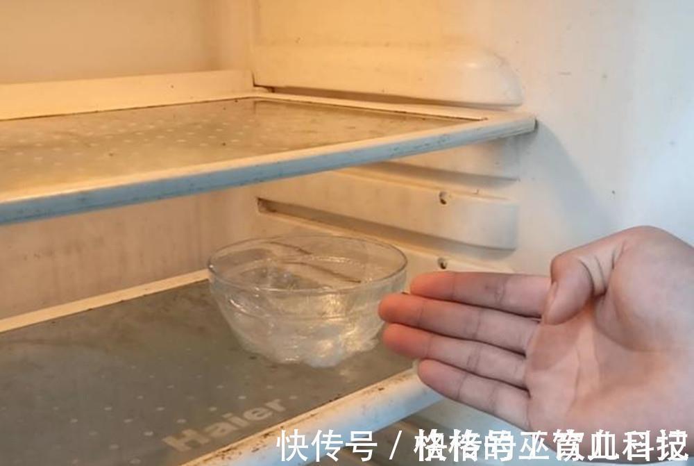 白醋倒手心搓一搓,这5个小妙招,太有用了,轻松解决家庭烦恼