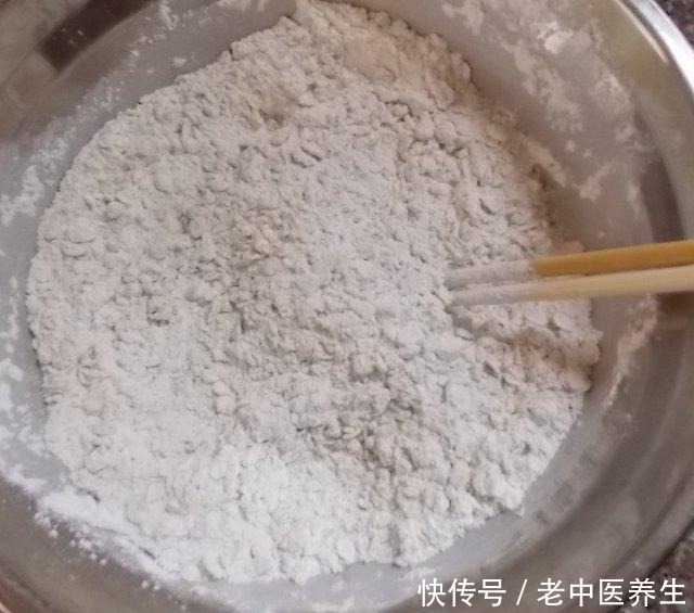 燕麦馒头,馒头的表面看起来凹凸不平,但是并不影响它的美味哈