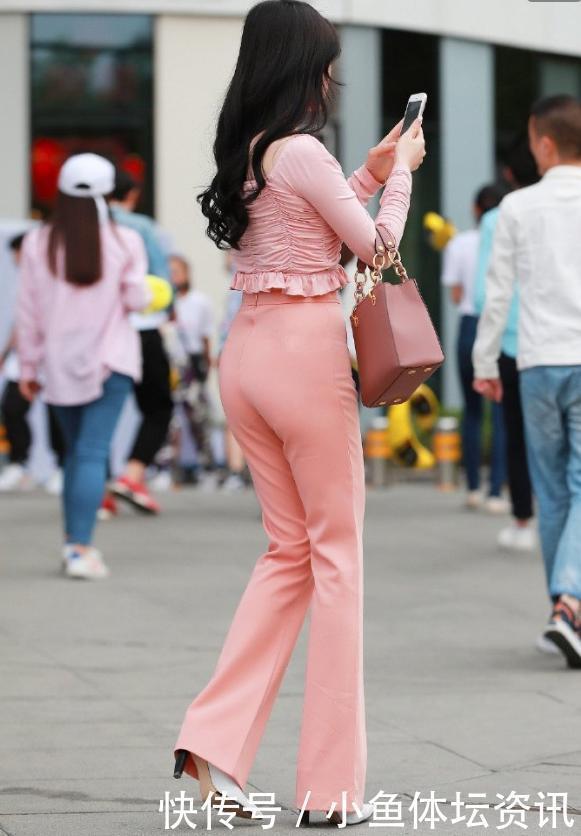 时尚感|初冬选择喇叭裤,让造型风格多一点休闲个性,美出时尚感