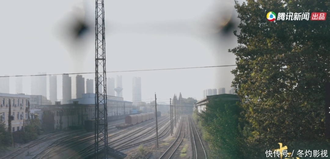 终于有人戳穿许知远的虚伪了