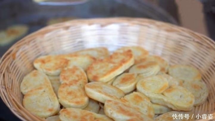 它是我家最受欢迎的面食，我一周做3回，回回吃干净，还嫌做得少