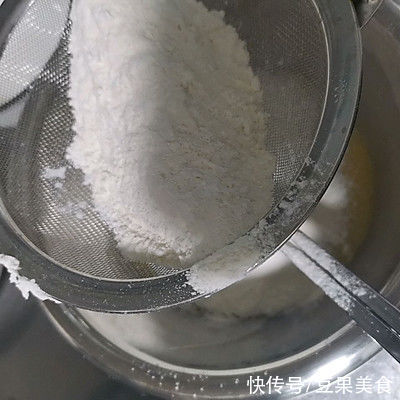 搅拌均匀|简单易做的零失败的核桃酥，让人吃了还想吃