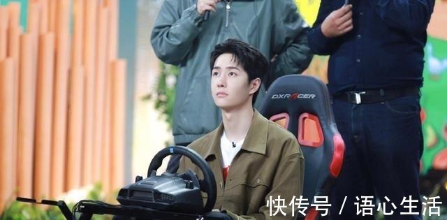 王一博又帶朋友做客《天天向上》,衣服和燈光成了亮點(diǎn)