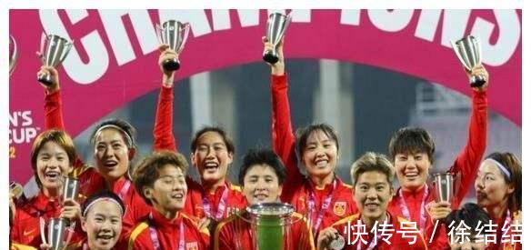 中国女足|女足24人集体亮相央视晚会,王霜令人担忧,水庆霞2个安排太暖心