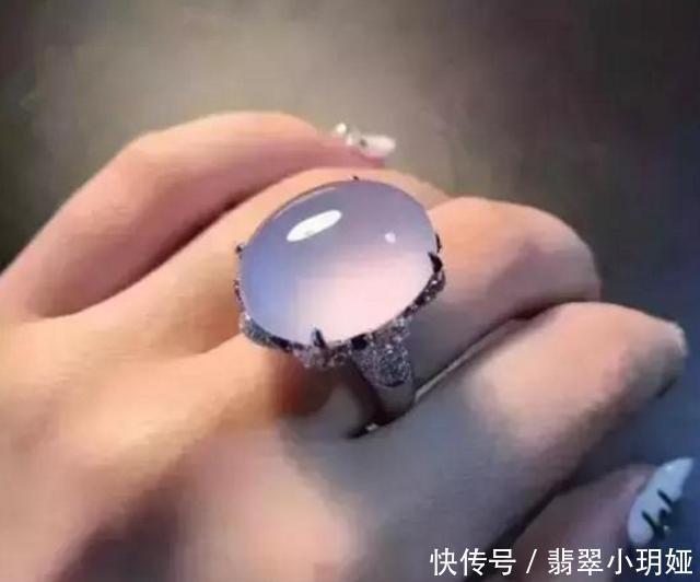 翡翠戒指有哪些样式?如何选?该避开哪些“坑”?现在终于懂了!