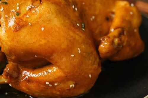  这道超简单的电饭煲焖鸡，外皮油韧，肉质酥烂，真的超下饭