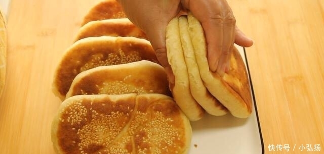 馒头|一碗面粉,2个鸡蛋,做孩子爱吃的早餐饼,比面包松软,比馒头香