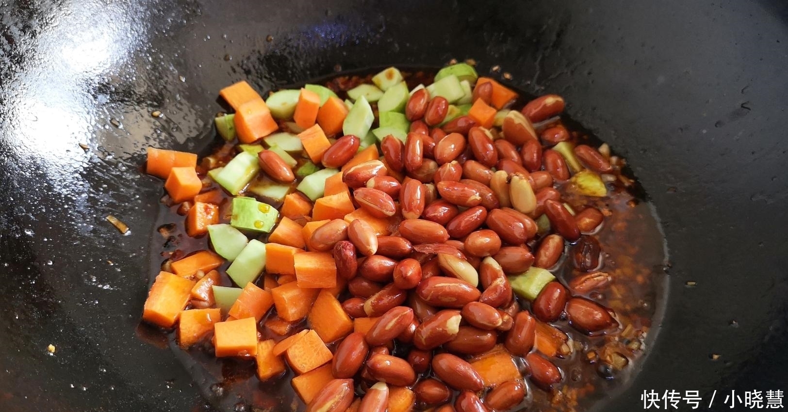 花生米|1块鸡胸肉, 1把花生米, 小媳妇往锅里一丢, 下酒又下饭, 一大盘不够吃