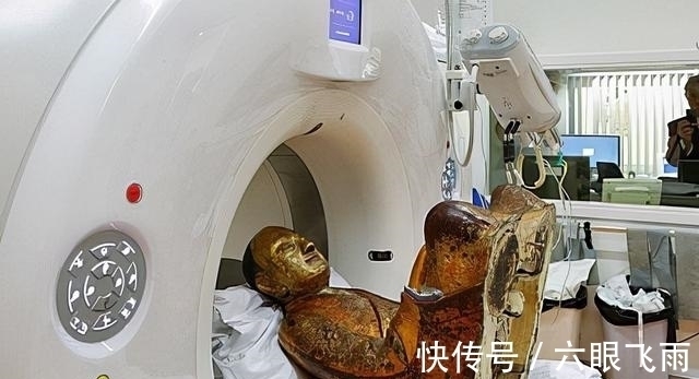 活佛@世界只此一座,佛像中惊现肉身活佛,要成为活佛有多难