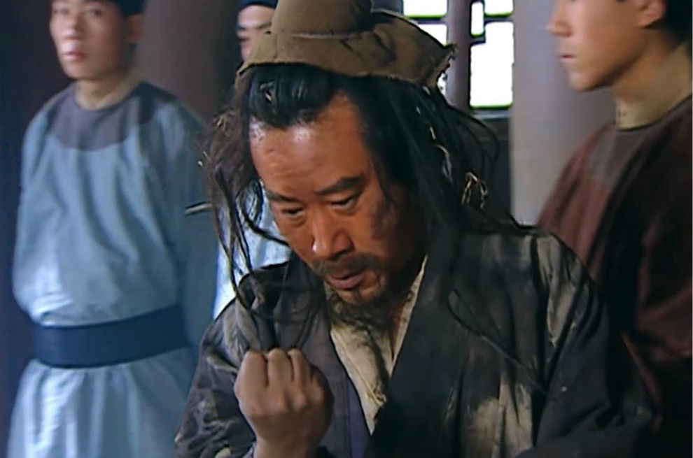 真相|关胜揭开晁盖死亡真相林冲检查了一样东西,发现凶手不是史文恭