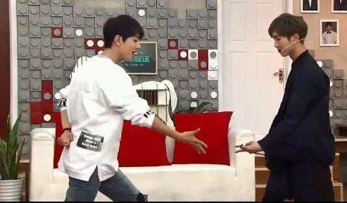 肖战早就是“游戏大魔王”录节目智商爆表，做游戏反应超快