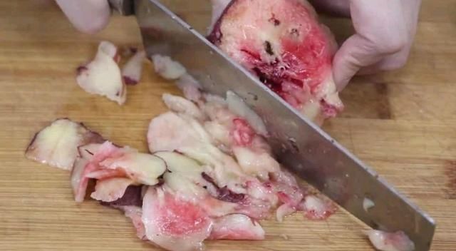 烂桃子一个都不能扔,放在家里太值钱了,下次别再扔掉,学学