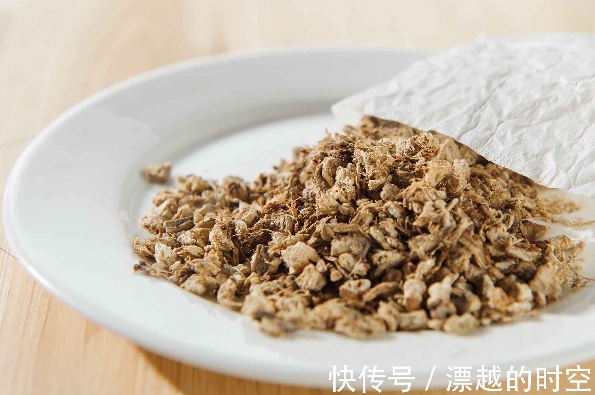 桃胶|女人不想老得快,常吃“天然玻尿酸”,抗衰老、皮肤光滑有弹性!